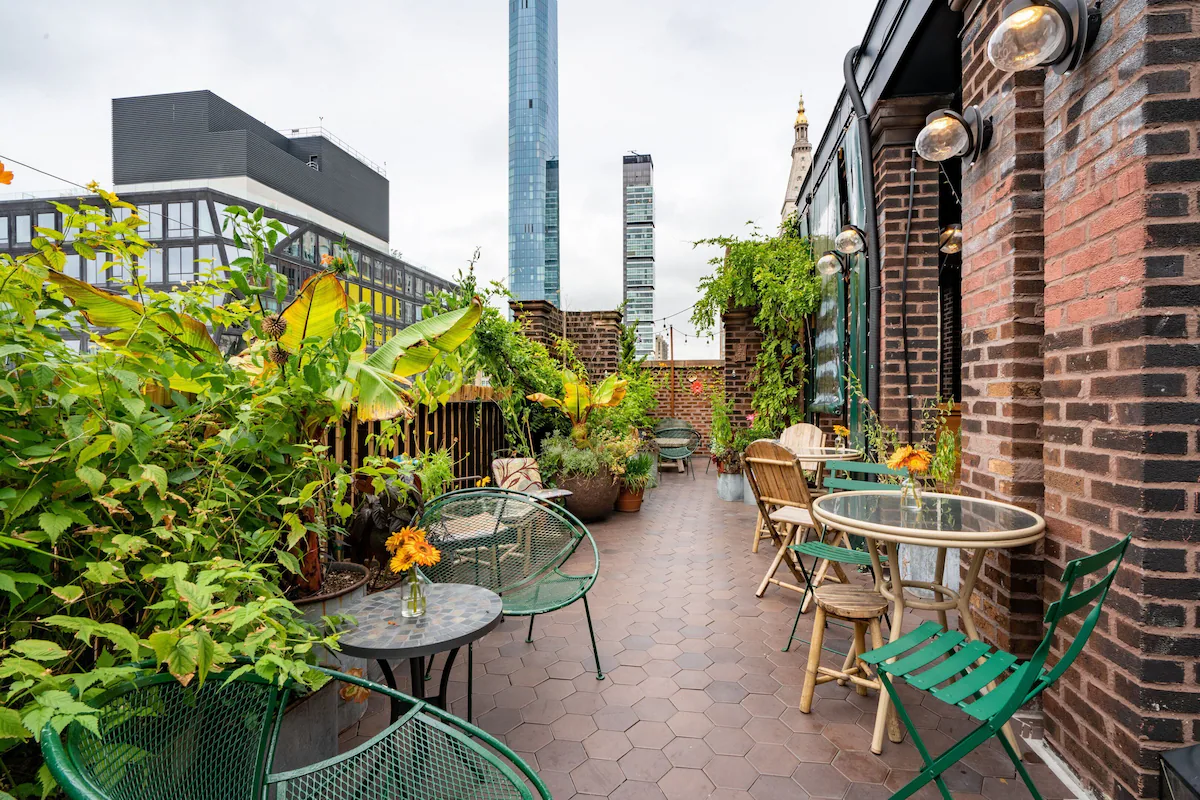 terrasse de l'hôtel de luxe à new york pas cher Freehand New YorkHébergement 4.0 étoiles