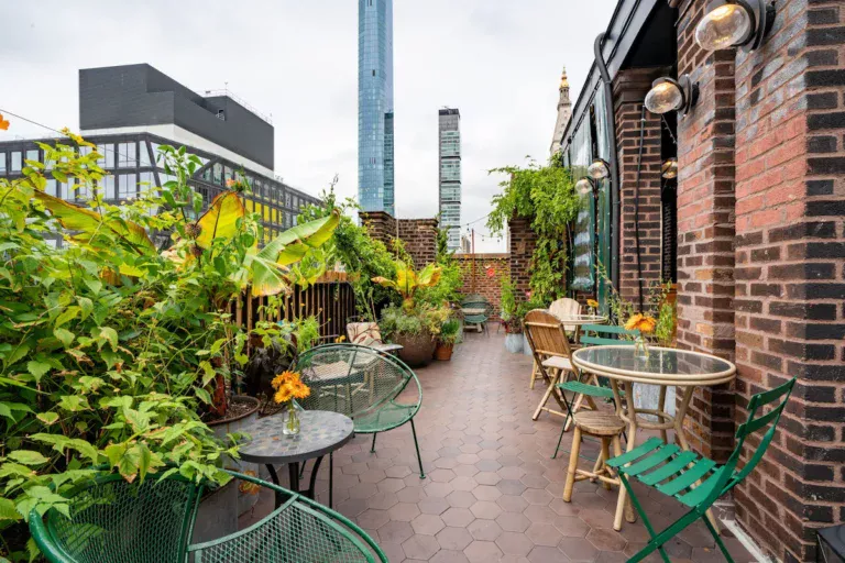 terrasse de l'hôtel de luxe à new york pas cher Freehand New YorkHébergement 4.0 étoiles