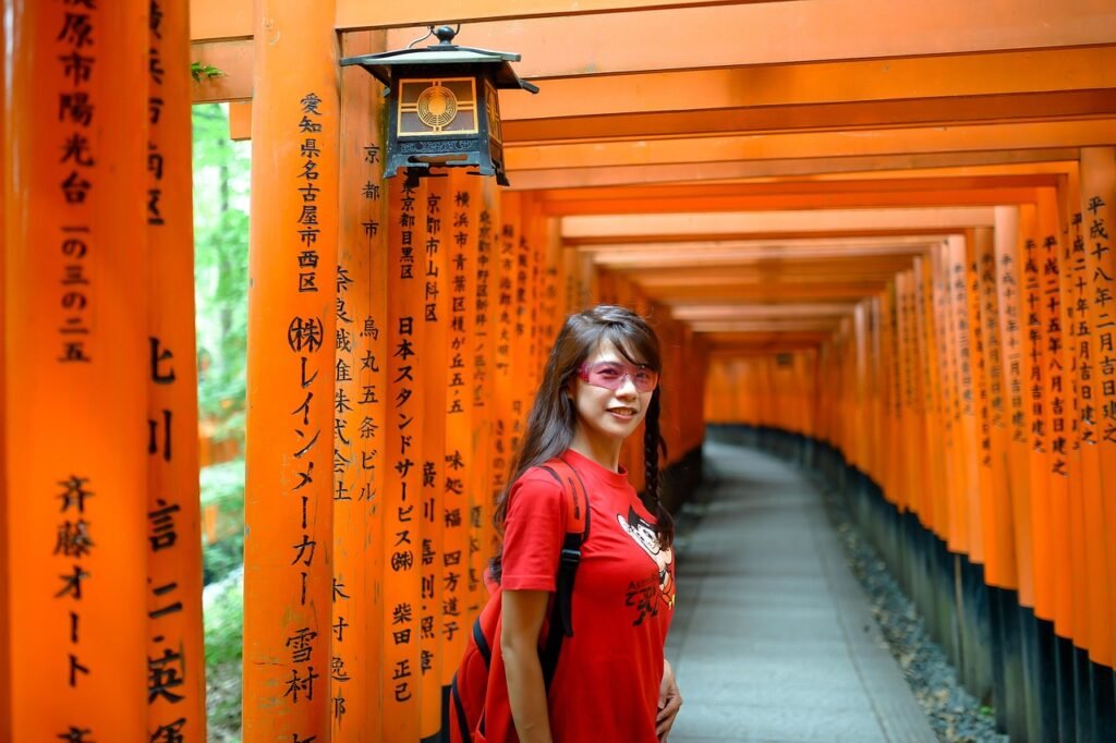 Slow Travel, tourisme durable une touriste en voyage pays asiatique. Tourisme lent

