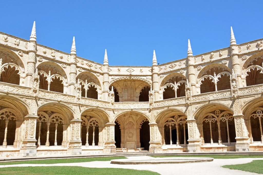 itineraire portugal 7 jours : Le Voyage Romantique Parfait monastere lisboa
